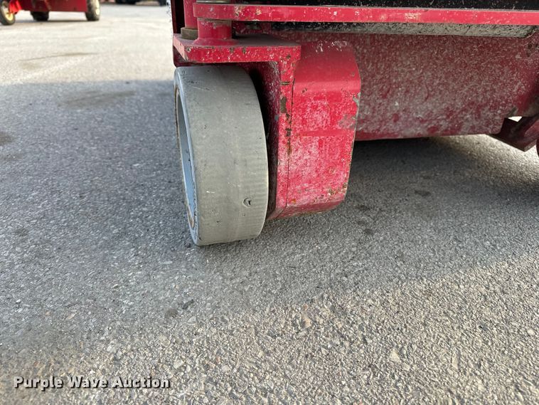 image for item FG2783 2018 MEC 1330SE scissor lift