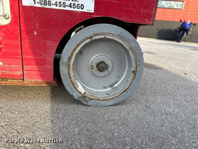 image for item FG2783 2018 MEC 1330SE scissor lift