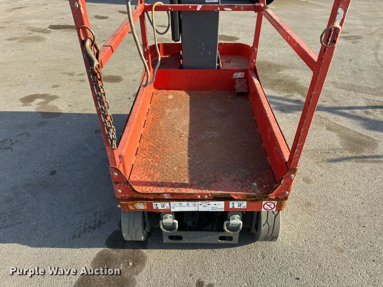 image for item FG2784 2016 Skyjack SJ12 scissor lift