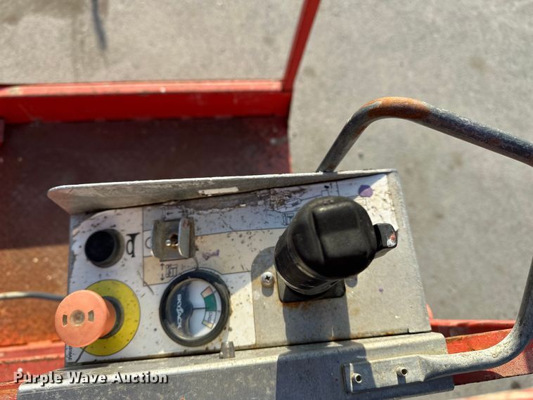 image for item FG2784 2016 Skyjack SJ12 scissor lift