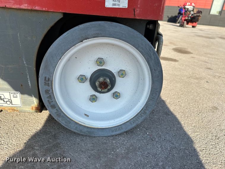 image for item FG2784 2016 Skyjack SJ12 scissor lift