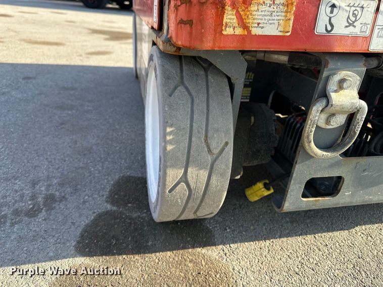 image for item FG2784 2016 Skyjack SJ12 scissor lift