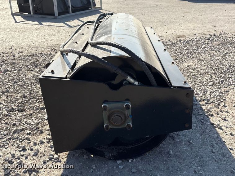 image for item FG2785 2025 Giyi GY-VR66 skid steer vibratory roller