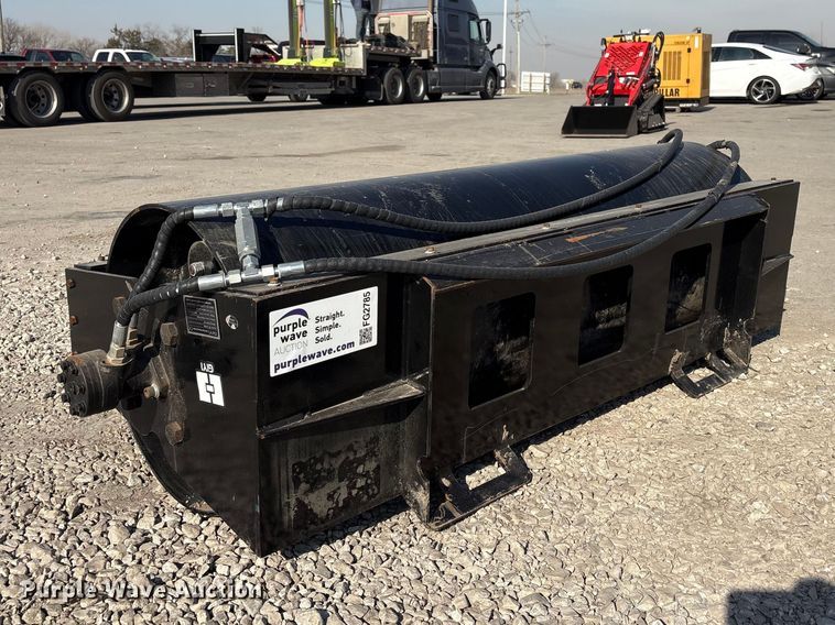 image for item FG2785 2025 Giyi GY-VR66 skid steer vibratory roller