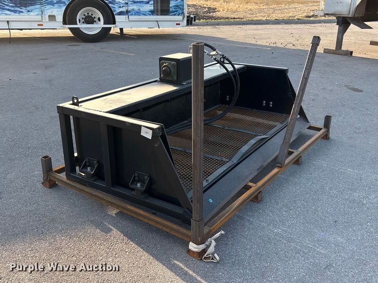 image for item FG2791 2025 Giyi VB79  skid steer vibrating bucket