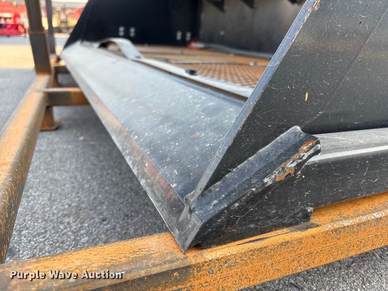 image for item FG2791 2025 Giyi VB79  skid steer vibrating bucket