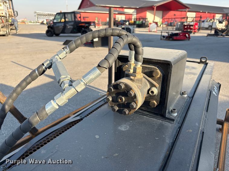 image for item FG2791 2025 Giyi VB79  skid steer vibrating bucket