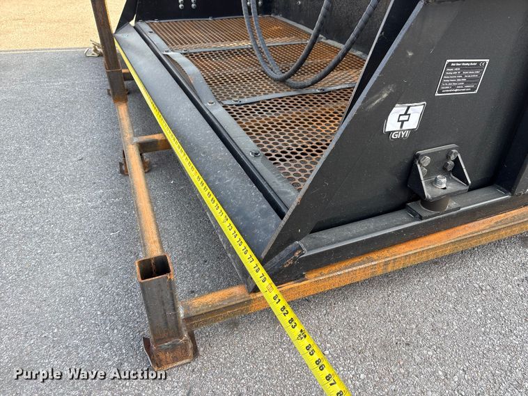 image for item FG2791 2025 Giyi VB79  skid steer vibrating bucket