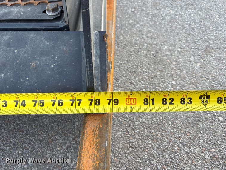 image for item FG2791 2025 Giyi VB79  skid steer vibrating bucket