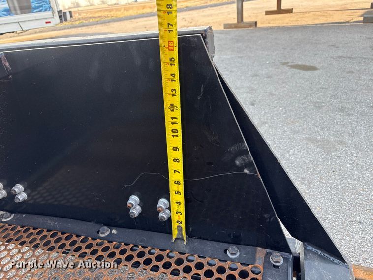 image for item FG2791 2025 Giyi VB79  skid steer vibrating bucket