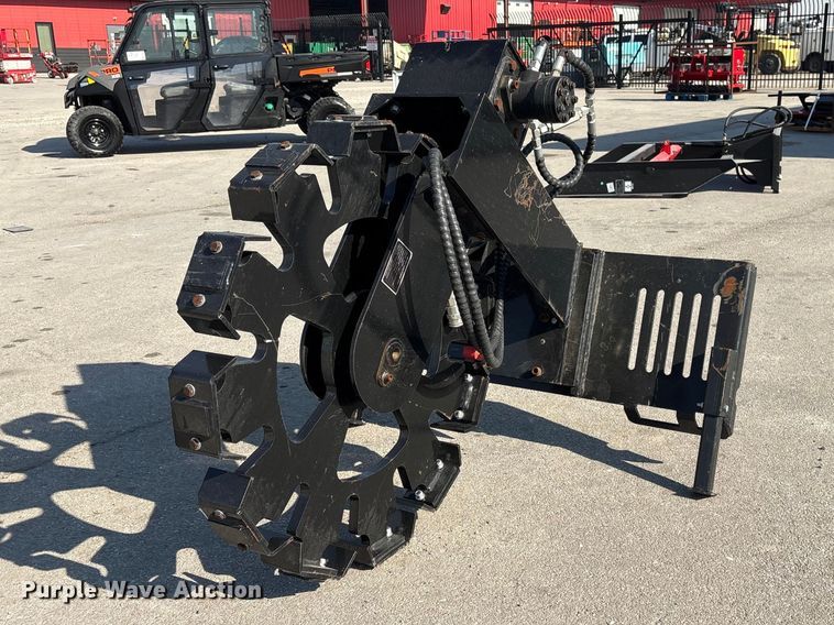 image for item FG2792 2025 Giyi SCW6 skid steer steering compactor wheel