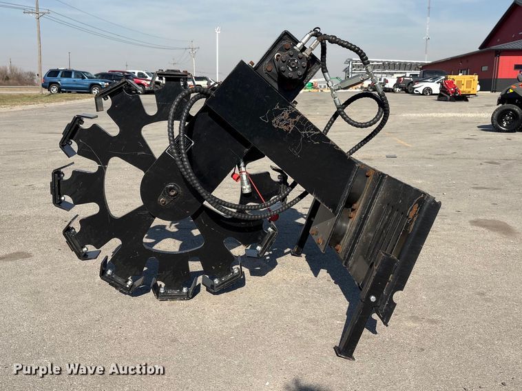 image for item FG2792 2025 Giyi SCW6 skid steer steering compactor wheel