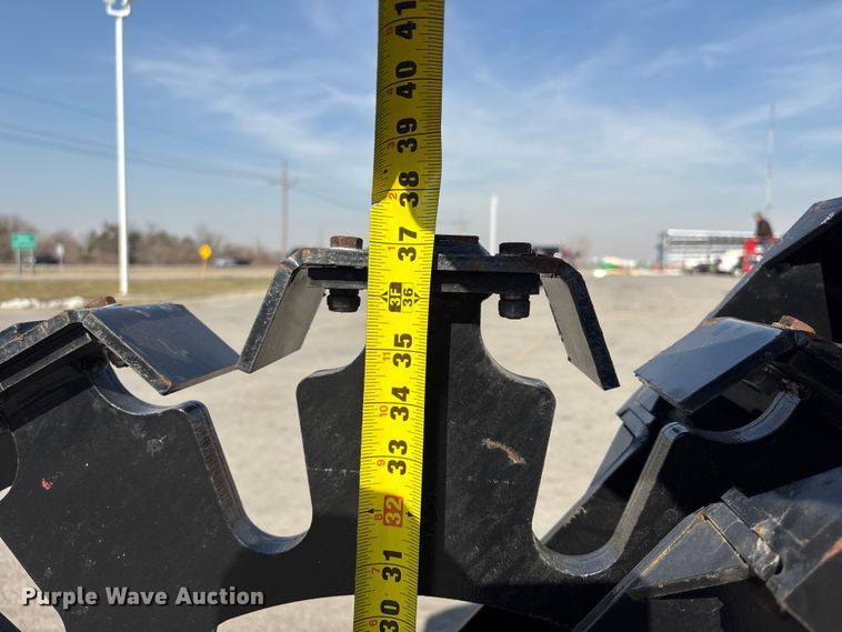 image for item FG2792 2025 Giyi SCW6 skid steer steering compactor wheel