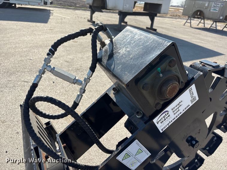 image for item FG2792 2025 Giyi SCW6 skid steer steering compactor wheel