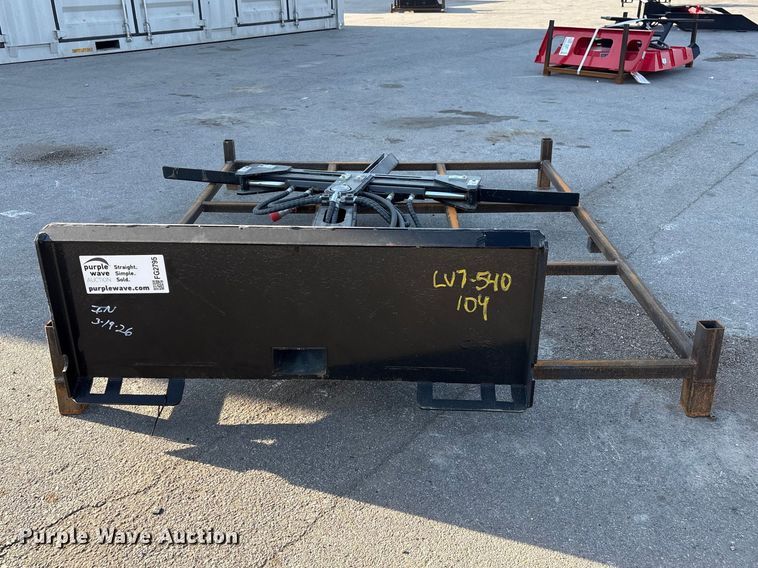 image for item FG2795 2026 Giyi STL75 skid steer tire lifter