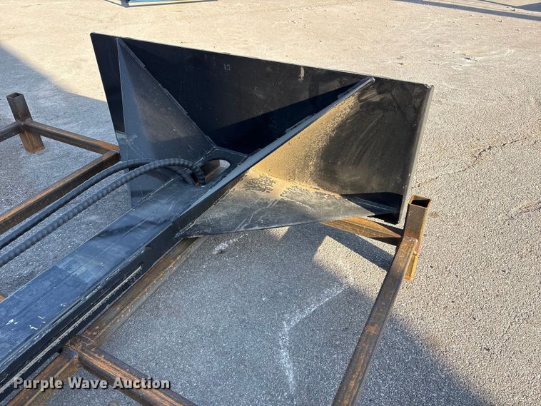 image for item FG2795 2026 Giyi STL75 skid steer tire lifter