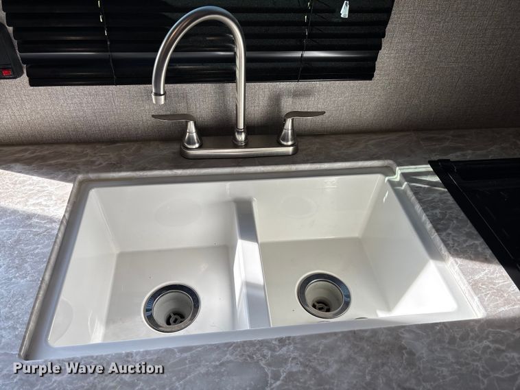 image for item FI0792 2021 Jayco 224BH Jay Flight camper