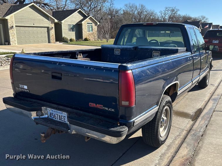 image for item FI0926 1995 GMC Sierra 2500 Ext. Cab pickup truck