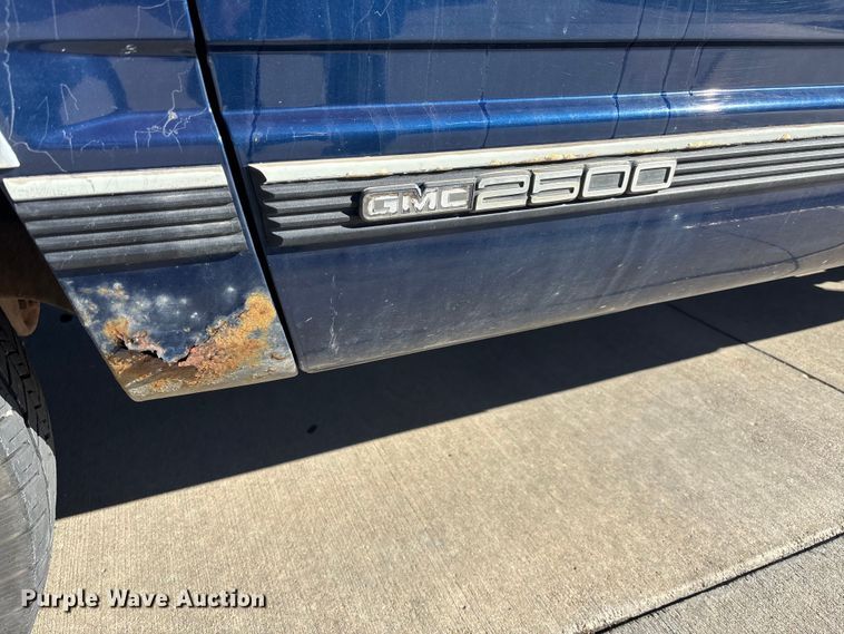 image for item FI0926 1995 GMC Sierra 2500 Ext. Cab pickup truck