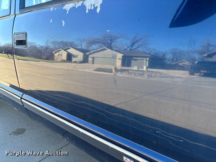 image for item FI0926 1995 GMC Sierra 2500 Ext. Cab pickup truck