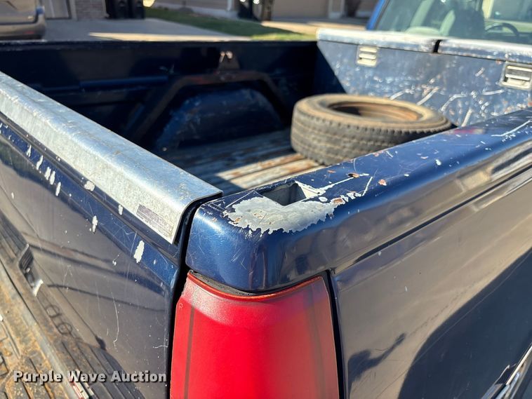 image for item FI0926 1995 GMC Sierra 2500 Ext. Cab pickup truck