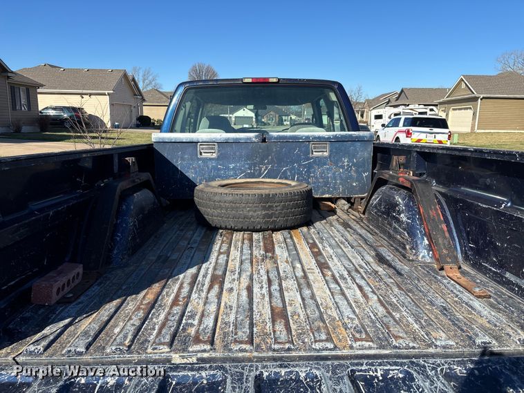 image for item FI0926 1995 GMC Sierra 2500 Ext. Cab pickup truck