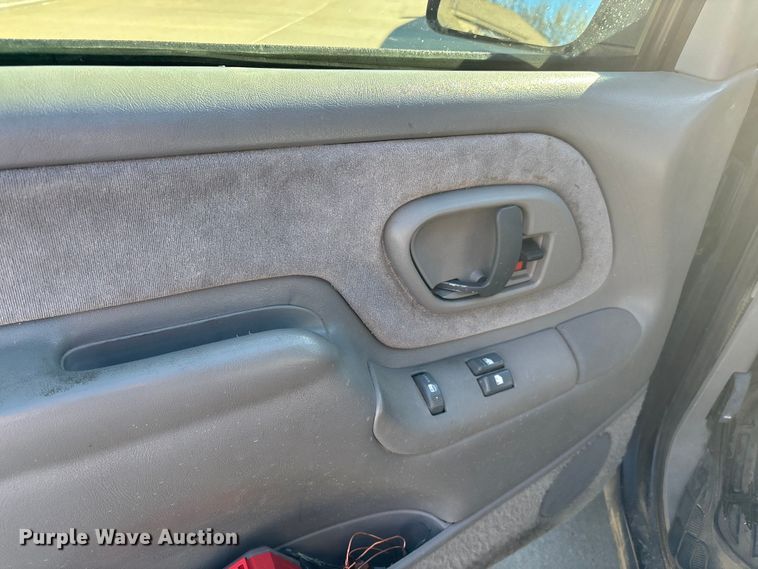 image for item FI0926 1995 GMC Sierra 2500 Ext. Cab pickup truck