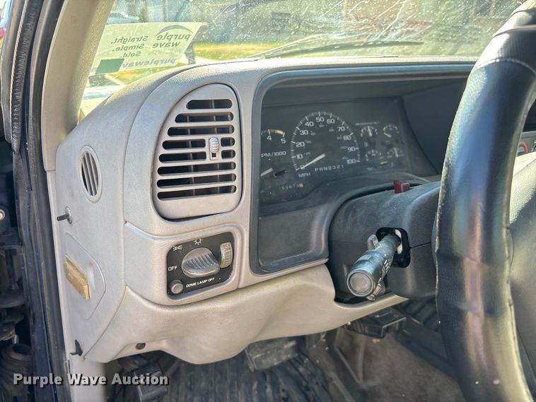 image for item FI0926 1995 GMC Sierra 2500 Ext. Cab pickup truck