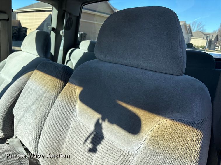 image for item FI0926 1995 GMC Sierra 2500 Ext. Cab pickup truck