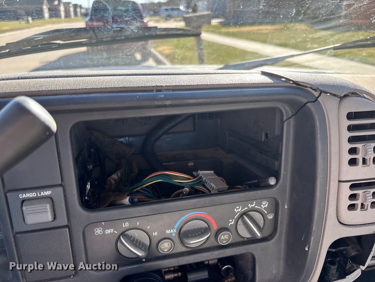 image for item FI0926 1995 GMC Sierra 2500 Ext. Cab pickup truck