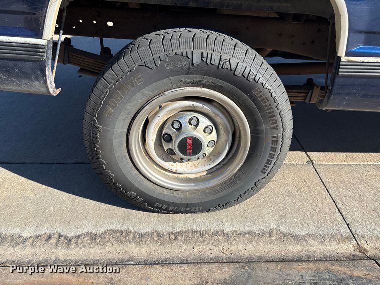 image for item FI0926 1995 GMC Sierra 2500 Ext. Cab pickup truck