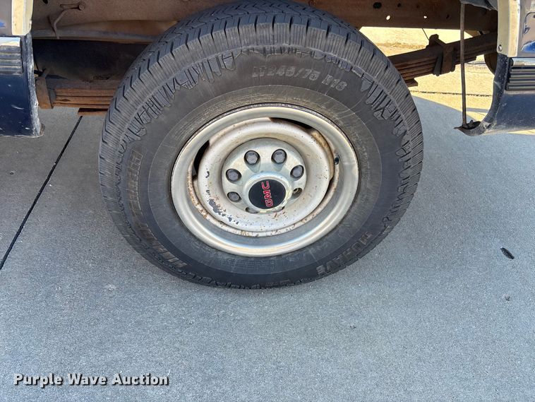 image for item FI0926 1995 GMC Sierra 2500 Ext. Cab pickup truck