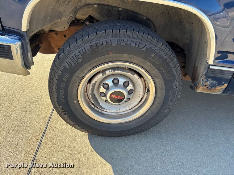 image for item FI0926 1995 GMC Sierra 2500 Ext. Cab pickup truck