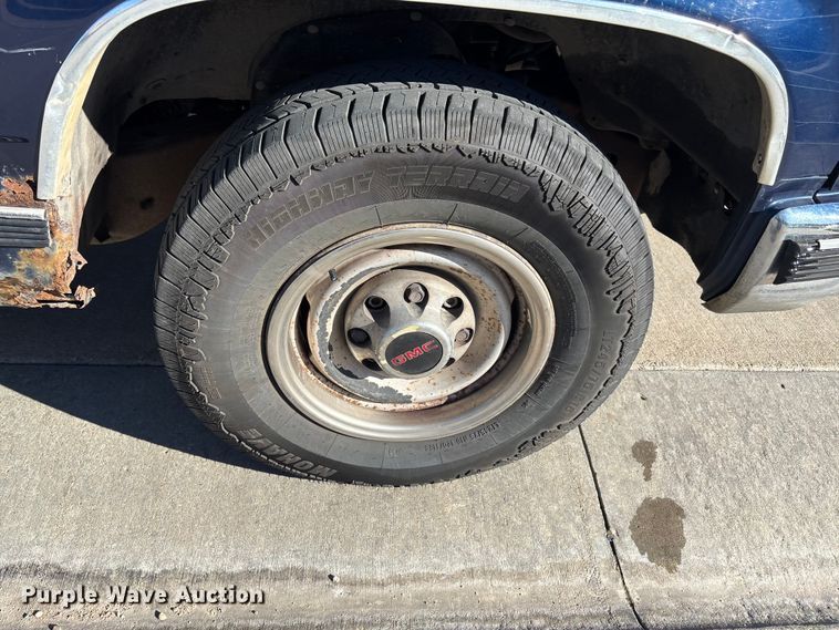 image for item FI0926 1995 GMC Sierra 2500 Ext. Cab pickup truck