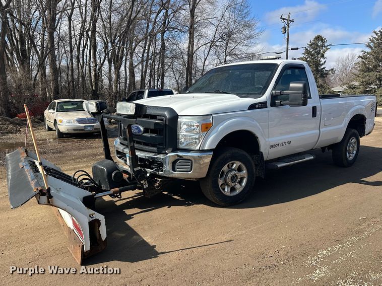 2015 Ford F350 Super Duty pickup truck