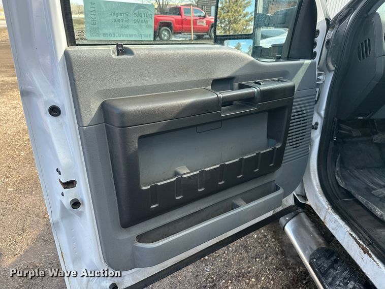 image for item FK1714 2015 Ford F350 Super Duty pickup truck