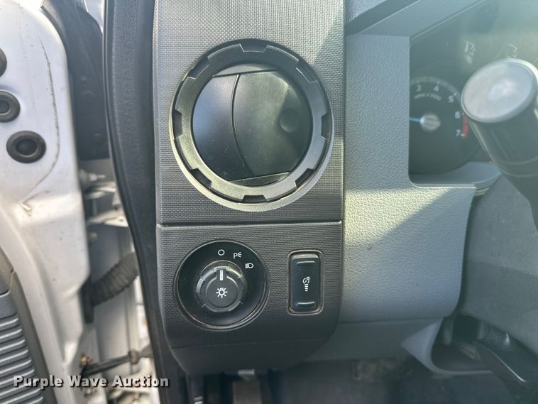 image for item FK1714 2015 Ford F350 Super Duty pickup truck