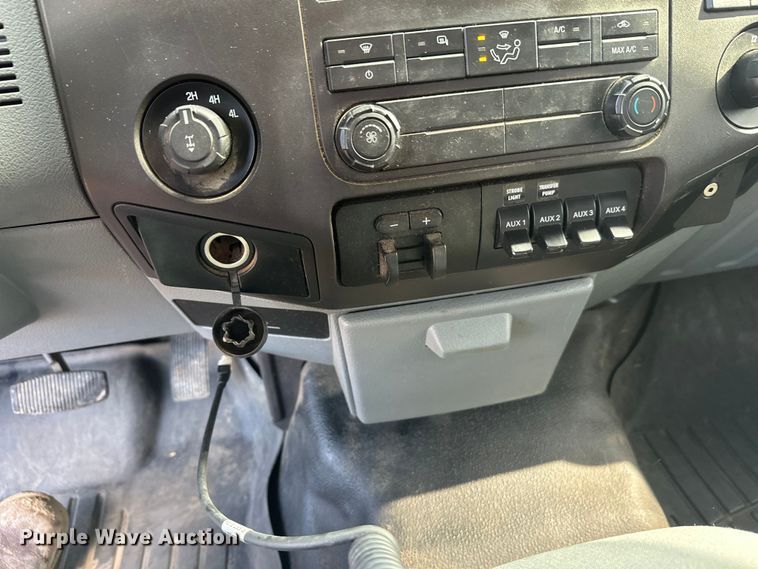 image for item FK1714 2015 Ford F350 Super Duty pickup truck