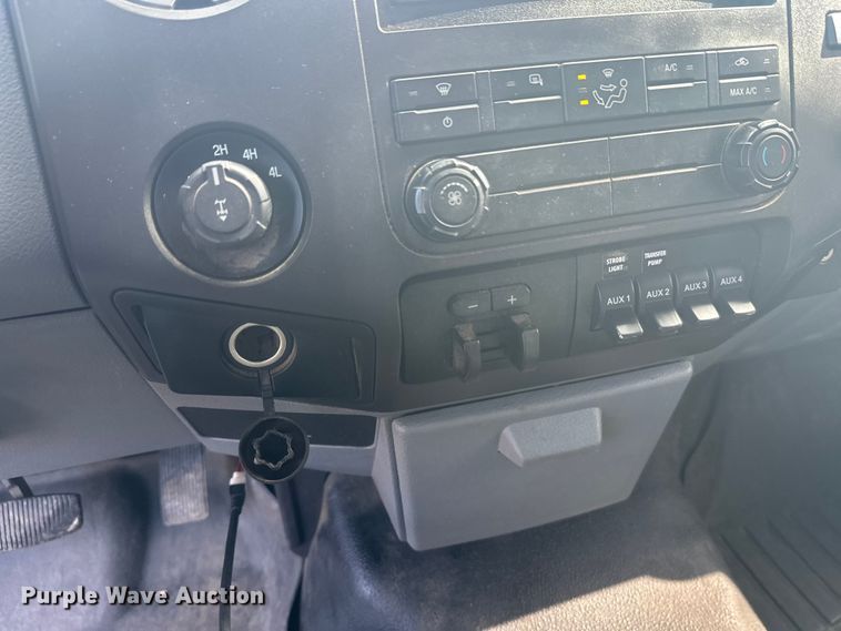 image for item FK1714 2015 Ford F350 Super Duty pickup truck