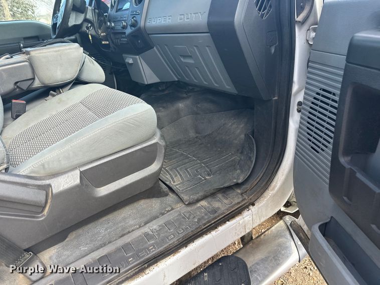 image for item FK1714 2015 Ford F350 Super Duty pickup truck