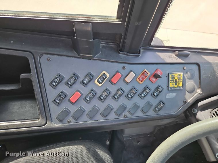 image for item FN5588 2009 Thomas Built school bus