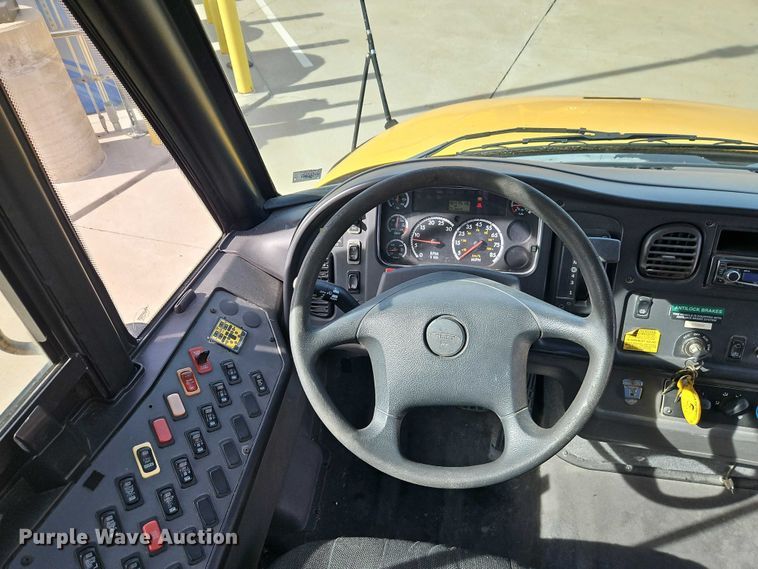 image for item FN5589 2009 Thomas Built school bus