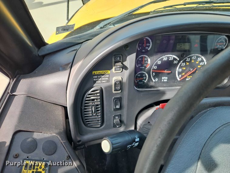 image for item FN5589 2009 Thomas Built school bus