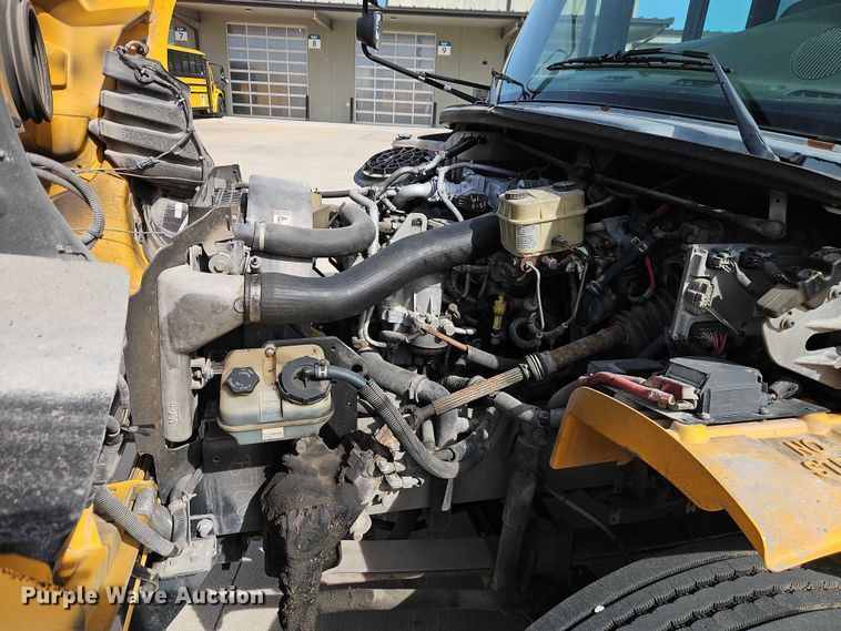 image for item FN5589 2009 Thomas Built school bus