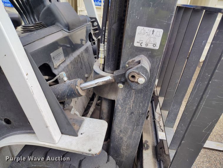 image for item IH9454 2016 UniCarriers PF50 forklift