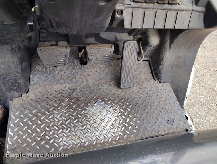 image for item IH9454 2016 UniCarriers PF50 forklift