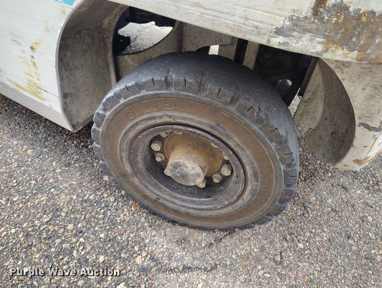 image for item IH9454 2016 UniCarriers PF50 forklift