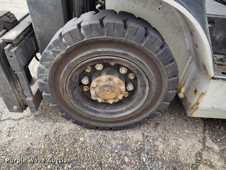 image for item IH9454 2016 UniCarriers PF50 forklift