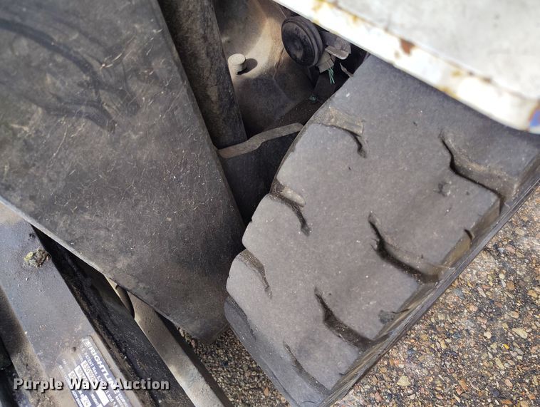 image for item IH9454 2016 UniCarriers PF50 forklift