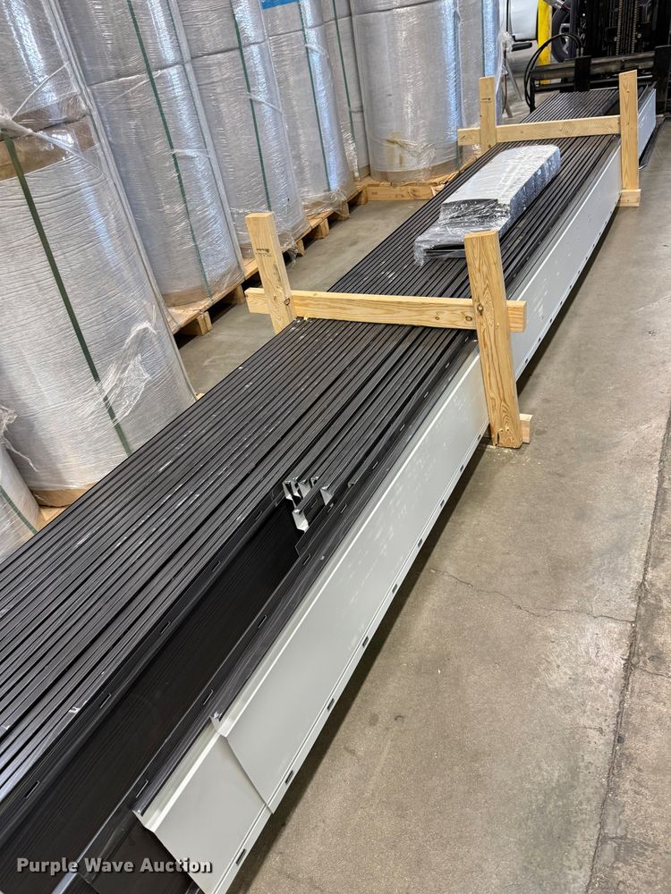 image for item NB9556 (321) sheets of metal siding